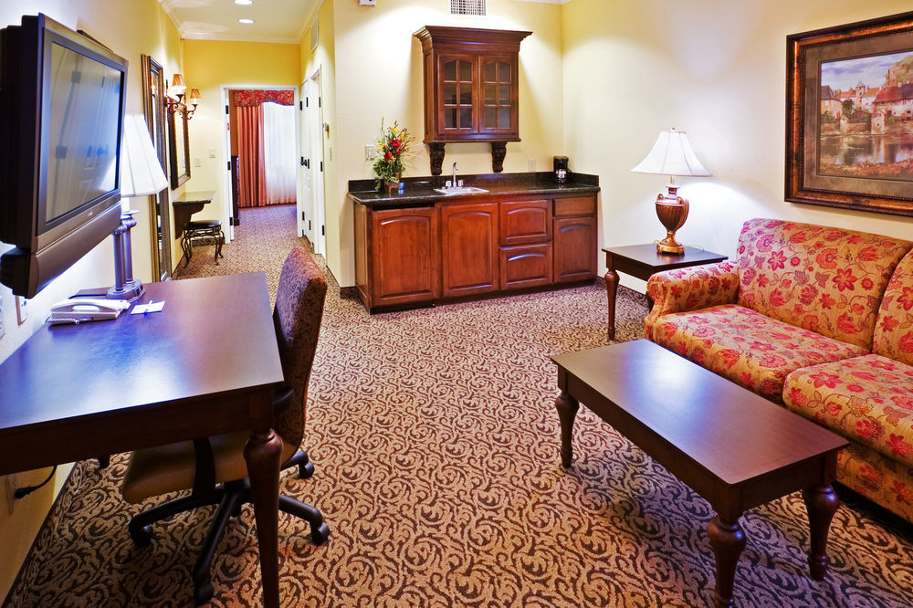 Clarion Pointe Sulphur Springs Exterior foto